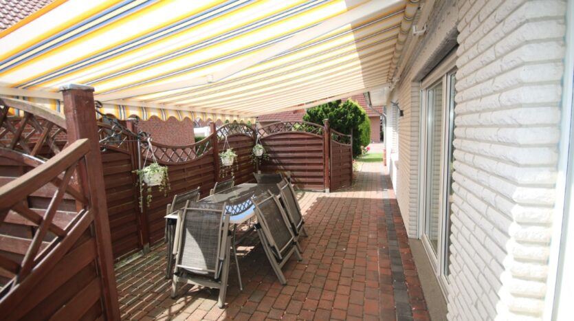 Terrasse mit Markise
