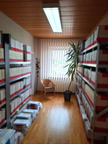 Vermietete Bürofläche und Singlewohnung in Zentrumslage - Lager (34941)