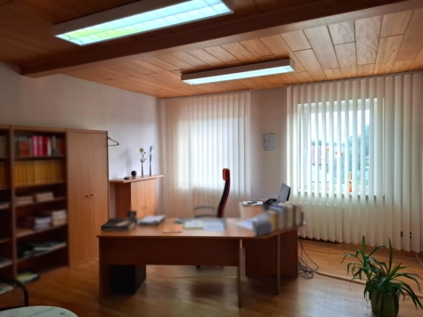 Vermietete Bürofläche und Singlewohnung in Zentrumslage - Büro II (34939)