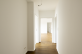 Flur - Lichtdurchflutete 3-Zimmer-Dachgeschosswohnung – Neubau in Top-Zentrumslage