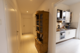 Flur - Renovierte Oberwohnung mit Balkon in alter Stadtvilla von Emden