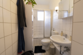 Badezimmer - Renovierte Oberwohnung mit Balkon in alter Stadtvilla von Emden