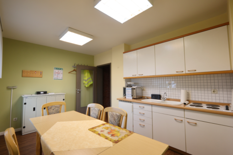 Repräsentative Gewerbeimmobilie mit Entwicklungspotenzial nahe Klinikneubau & Gewerbepark! - Aufenthaltsraum OG (39335)