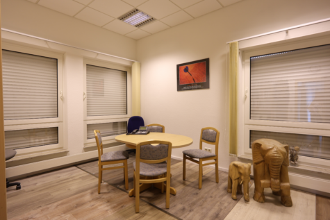 Repräsentative Gewerbeimmobilie mit Entwicklungspotenzial nahe Klinikneubau & Gewerbepark! - Aufenthaltsraum EG (39336)