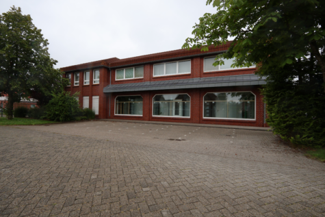 Repräsentative Gewerbeimmobilie mit Entwicklungspotenzial nahe Klinikneubau & Gewerbepark! - Ansicht Norden (39339)