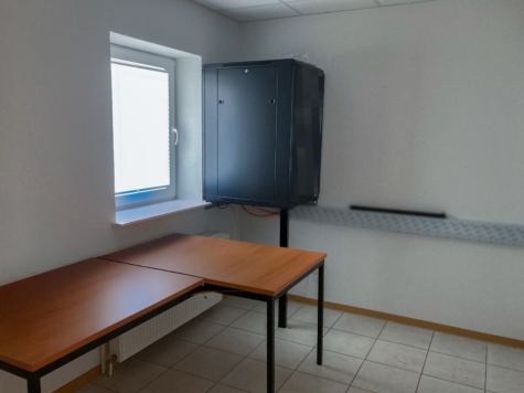 Gewerbehalle mit großer Freiflächen und Büroräumen – vielseitige Nutzungsmöglichkeiten! - Büro (38539)