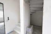 Treppe/Abstellraum - Neubau Doppelhaushälfte in ruhiger Sackgassenlage in Warsingsfehn