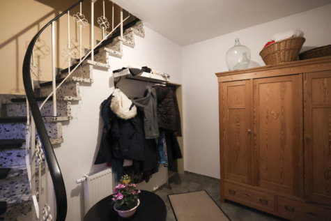 Kapitalanleger aufgepasst! Vermietetes Mehrfamilienhaus mit 3 Wohneinheiten in Wiekenlage - Flur Whg. 3 (41618)