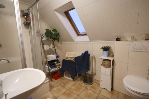 Kapitalanleger aufgepasst! Vermietetes Mehrfamilienhaus mit 3 Wohneinheiten in Wiekenlage - Duschbad Whg. 3 (41621)