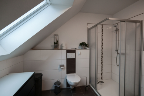 Attraktive Doppelhaushälfte in begehrter Lage von Wittmund - Badezimmer (34809)