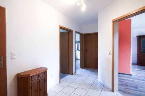 Kapitalanleger aufgepasst – vermietete Erdgeschosswohnung in einem 4-Familienhaus in Aurich-Walle! - Eingangsdiele (35077)