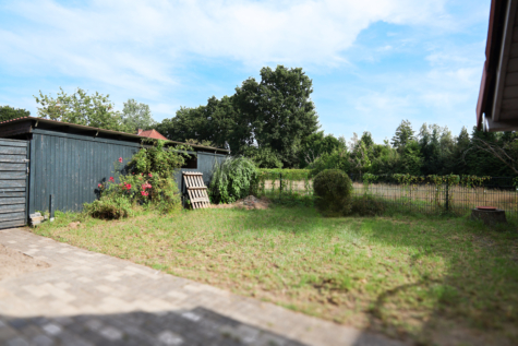 Kapitalanleger aufgepasst – vermietete Erdgeschosswohnung in einem 4-Familienhaus in Aurich-Walle! - Blick von der Terrasse (35081)