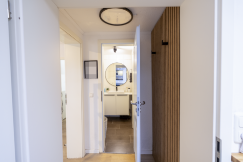 Gewerbefläche in der Auricher Innenstadt – verschiedene Nutzungen möglich! - Flur und Badezimmer (42305)