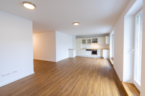 Neuwertige 2-Zimmerwohnung im 1. Obergeschoss mit Aufzug – direkte Innenstadtlage! - Wohnküche (42511)