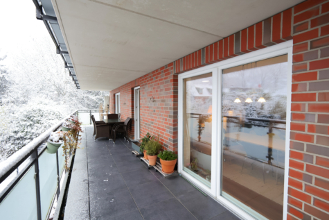 Neuwertige 2-Zimmerwohnung im 1. Obergeschoss mit Aufzug – direkte Innenstadtlage! - Balkon (40486)