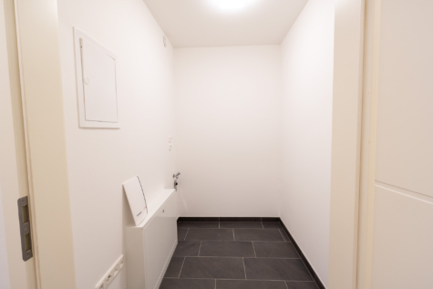 Neuwertige 2-Zimmerwohnung im 1. Obergeschoss mit Aufzug – direkte Innenstadtlage! - HWR (42515)