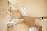 Badezimmer OG - Einfamilienhaus mit Entwicklungspotential in begehrter Wohnlage!