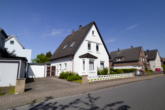 Außenansicht - Einfamilienhaus mit Entwicklungspotential in begehrter Wohnlage!