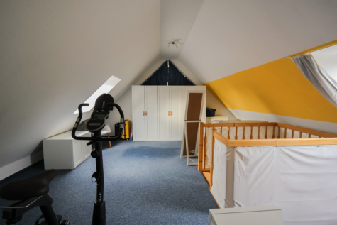 Zentral gelegene Wohnung mit viel Platz und einer großen Wohngalerie! - Galerie / Spitzboden (35310)