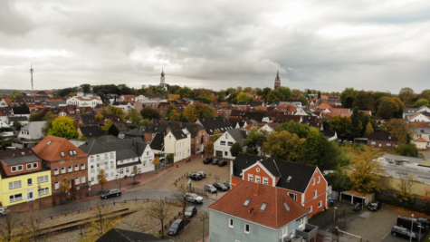 Zentral gelegene Wohnung mit viel Platz und einer großen Wohngalerie! - Blick über Jever (35312)