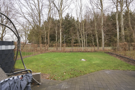 Neuwertige 2-Zimmer Erdgeschosswohnung mit Terrasse und Garten - Garten (42186)