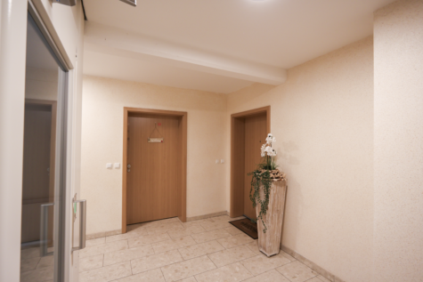 Wohnen in der Wittmunder Innenstadt – 1. Obergeschoss mit Aufzug - Flur (40969)