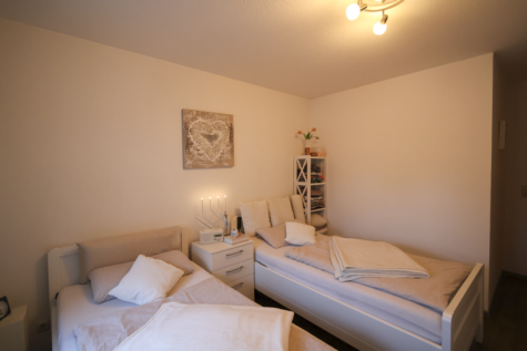 Wohnen in der Wittmunder Innenstadt – 1. Obergeschoss mit Aufzug - Schlafzimmer (40963)