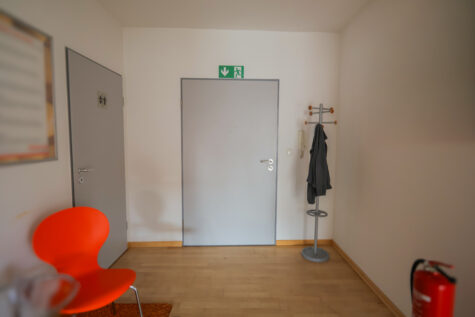 Lichtdurchflutete, barrierearme Wohnung im Stadtzentrum von Aurich! - Flur (34112)