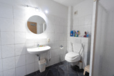 Badezimmer - Barrierearmes Wohnen in der Wittmunder Innenstadt – 2-Zimmer-Wohnung mit Loggia