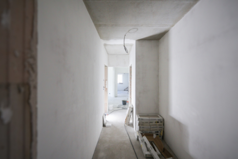 Stilvolle 3-Zimmer-Wohnung im Neubau, 1. OG – Aufzug, Balkon & Ortskernlage - Flur (40400)