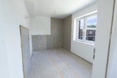 Badezimmer - Stilvolle 3-Zimmer-Wohnung im Neubau, 1. OG – Aufzug, Balkon & Ortskernlage