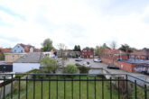 Großzügiges Wohnhaus mit Teilungsmöglichkeiten und Garten in fußläufiger Nähe zur Auricher Innenstadt! - Blick in den Garten