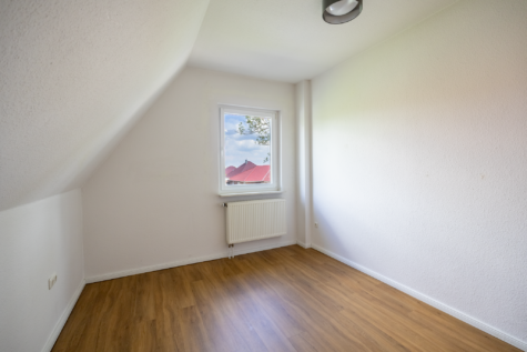 Wohnen in Stadtnähe – Einfamilienhaus in zentraler Lage - Schlafzimmer (43877)