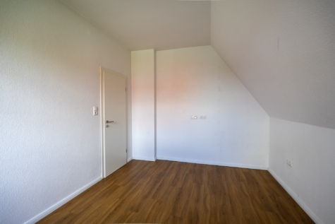 Wohnen in Stadtnähe – Einfamilienhaus in zentraler Lage - Schlafzimmer (43878)