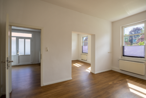 Wohnen in Stadtnähe – Einfamilienhaus in zentraler Lage - Wohnbereich (43864)