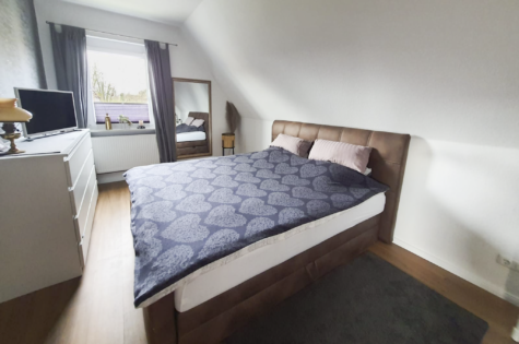 Wohnen in Stadtnähe – Einfamilienhaus in zentraler Lage - Schlafzimmer (42589)