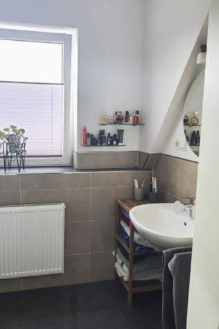 Wohnen in Stadtnähe – Einfamilienhaus in zentraler Lage - Badezimmer OG (42592)