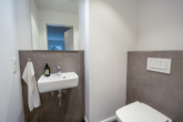 Gäste WC - Moderne 2-Zimmerwohnung mit Balkon direkt am Auricher Marktplatz!