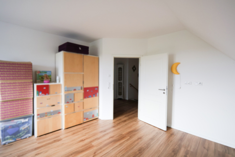 Neubau-Doppelhaushälfte in Kanallage von Großefehn - Kinderzimmer OG (40646)