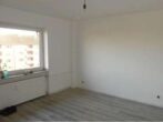 Gepflegte 2-Zimmer-Wohnung in zentraler Lage von Emden-Borssum - Schlafzimmer (3)