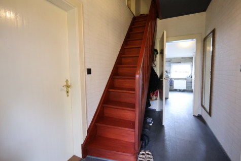 Naturliebhaber aufgepasst! Charmantes Einfamilienhaus in idyllischer Lage von Jheringsfehn - Flur und Treppe (34620)