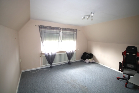 Neuer Preis! Einfamilienhaus mit Potenzial in Jemgum - Schlafen  I OG (35346)