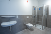 Badezimmer - Kernsanierte, stilvolle Maisonettewohnung für Singles in der Auricher Fußgängerzone