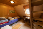 Schlafbereich - Einfamilienhaus mit ca. 2.300 m² Grundstück – sanierungsbedürftiges Anwesen mit viel Potenzial