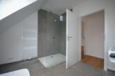 Provisionsfrei! Neubau-Einfamilienhaus in beliebter Wohnlage von Aurich-Popens - Badezimmer OG