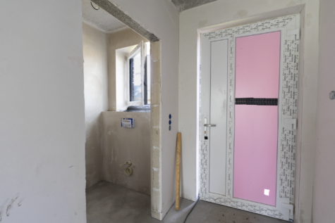 Neubau Doppelhaushälfte in ruhiger Sackgassenlage in Warsingsfehn - Eingangsbereich/WC (42788)