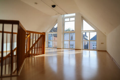 Zentral gelegene Maisonette-Wohnung – ideal für Singles oder Paare! - Schlafzimmer (offen) (34238)