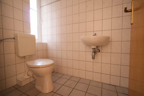 Zentral gelegene Maisonette-Wohnung – ideal für Singles oder Paare! - Gäste-WC (34244)