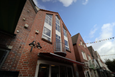 Zentral gelegene Maisonette-Wohnung – ideal für Singles oder Paare! - Fassadenansicht Gebäude (34240)