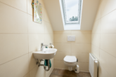 separates WC - Top gepflegte Oberwohnung mit Terrasse und Gartenanteil in zentraler Lage von Warsingsfehn